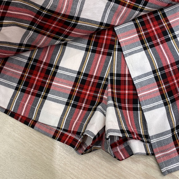 Brandy Melville Plaid Skort - Picture 2 of 5